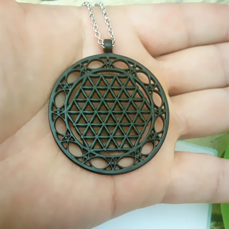 

Wholesale Flower of life ornate pendant (45 mm) pendant Silver plated necklaces & pendants for women