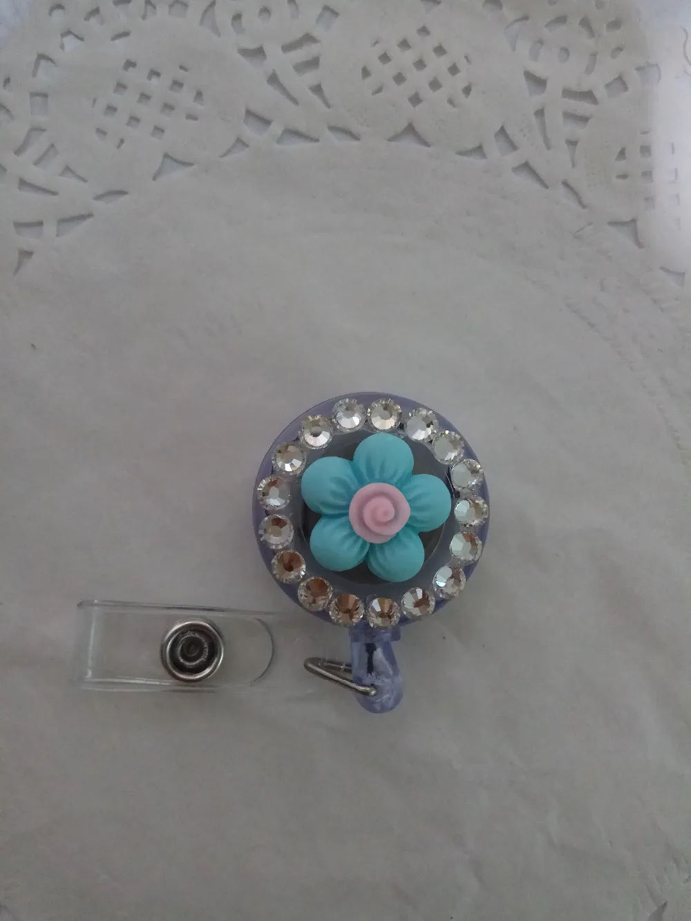 Прекрасный Смола Сакура выдвижной С кристалалми и стразами I. D держателя