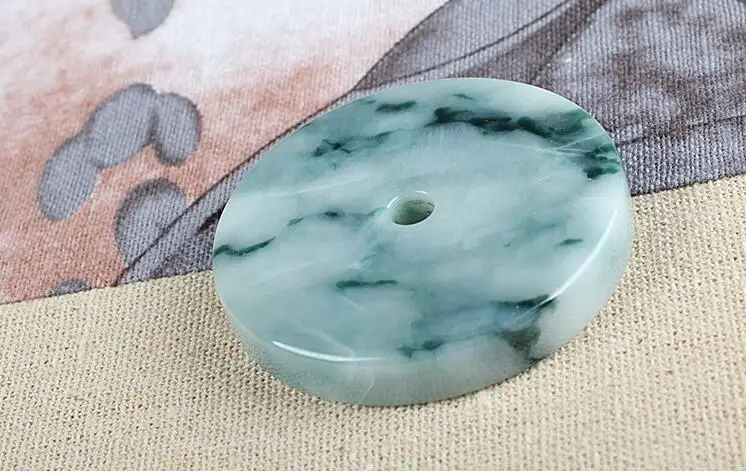 

Chinese 100% Natural /Jadeite Round Circle Pendant