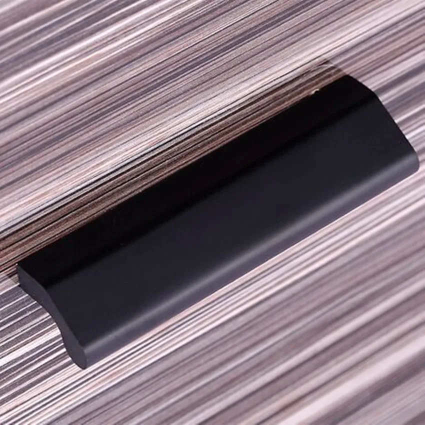 Ручки на шкафчики и ящики для кухни современного простого стиля, матово-черного цвета, размерами 64, 96, 128, 160, 192 и 224 мм.