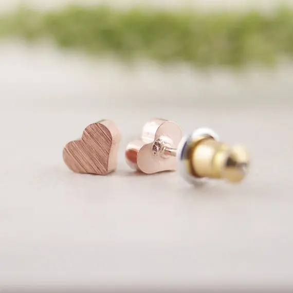 

Fashion Pink Little Heart stud Earrings