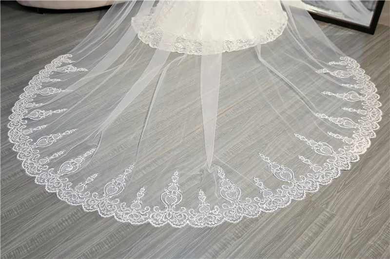 Свадебная фата цвета слоновой кости/Белая Кружевная аппликация по краям