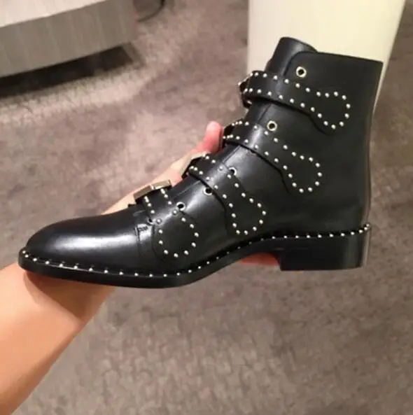 Fashion Brand Rivet Buckle Designer Bootie Female Low Heel Solid Black Leather Ankle Boot Side Zipper Women's Motorcycle Booties