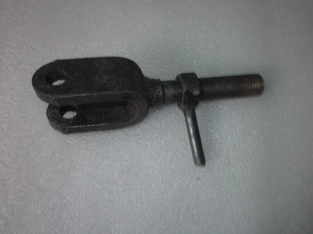 Тягач TS254 верхняя ось регулировки стержня в сборе/шрифт/ номер детали: 25.56.021 |