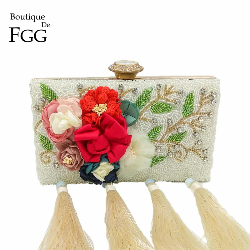 Boutique De FGG изящный бежевый вышитый бисером сатин вечерний кошелек цветочный клатч