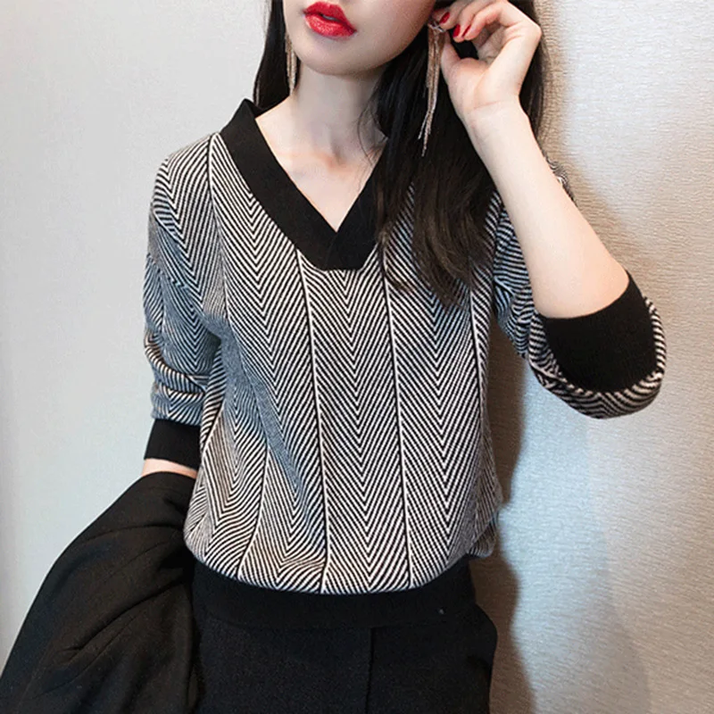 

Women's V-Neck Hot Selling Woollen Sweater Autumn Winter match