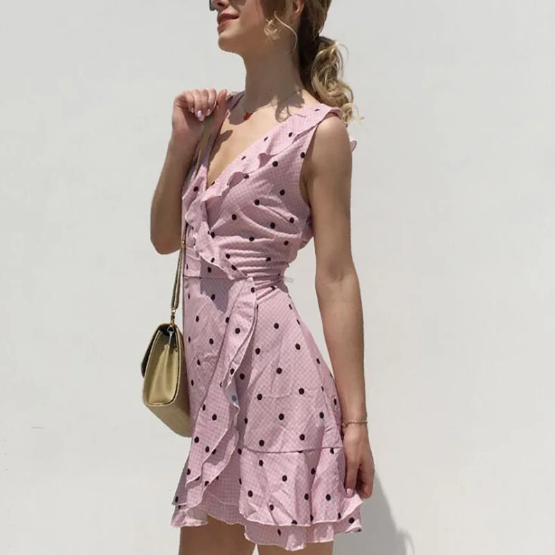 Короткое женское платье с оборками и принтом в горошек сексуальное облегающее