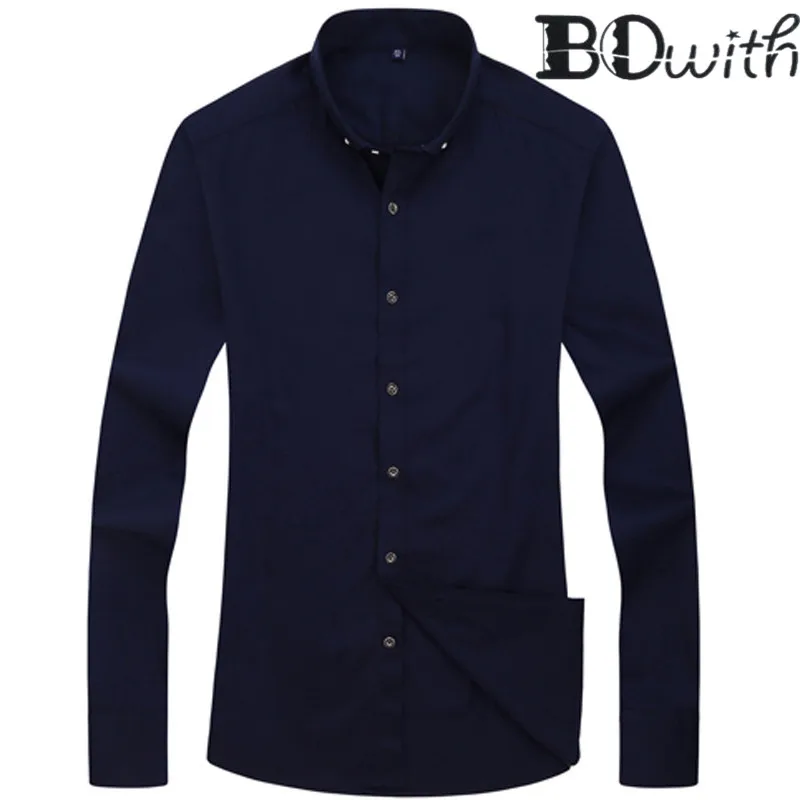 Темно синяя мужская рубашка из 100% хлопка с длинными рукавами приталенная деловая