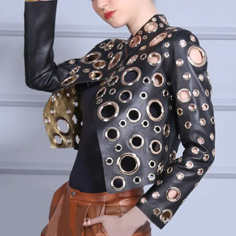Мода Прохладный золотой кожаная куртка Для женщин выдалбливают ушко Moto пальто