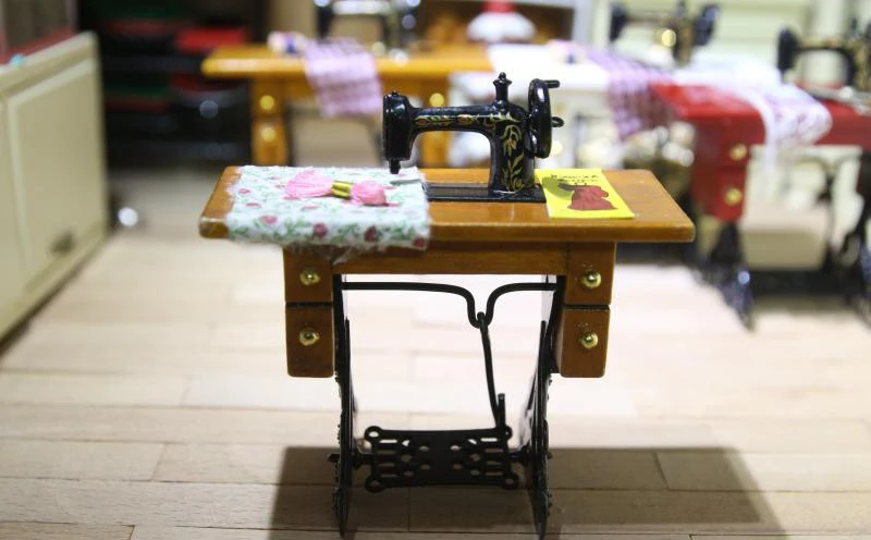 G10-X006 children baby gift Toy 1:12 Dollhouse mini Furniture Miniature rement accessories Lace sewing machine 1pcs | Игрушки и хобби