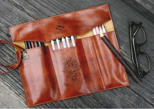 

1PC pencil bag Retro PU Leather Cosmetic Bag Makeup Portable Storage Bag Travel Toiletry Pocket Bag Dresser Organizer Pouch