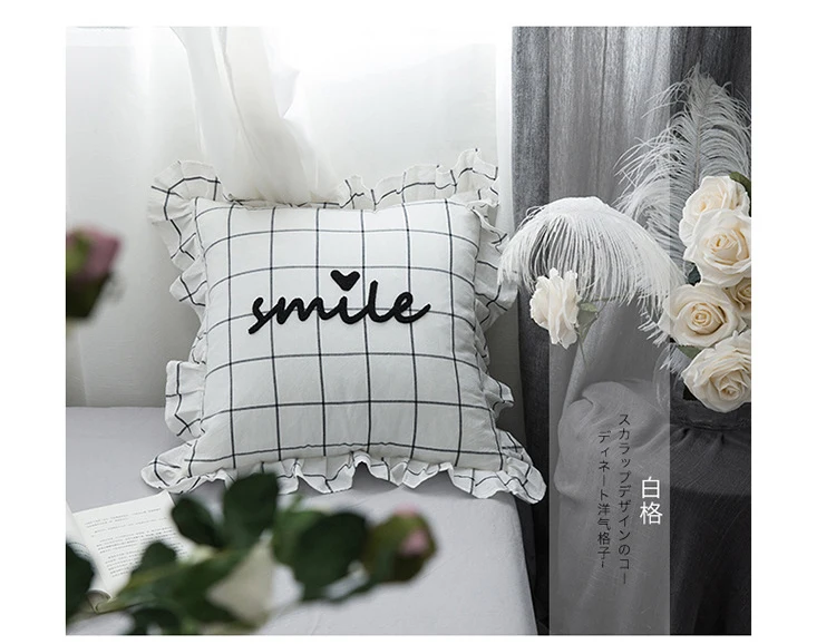 Подушка 45 см с оборками и улыбкой декоративные креативные клетчатые мягкие