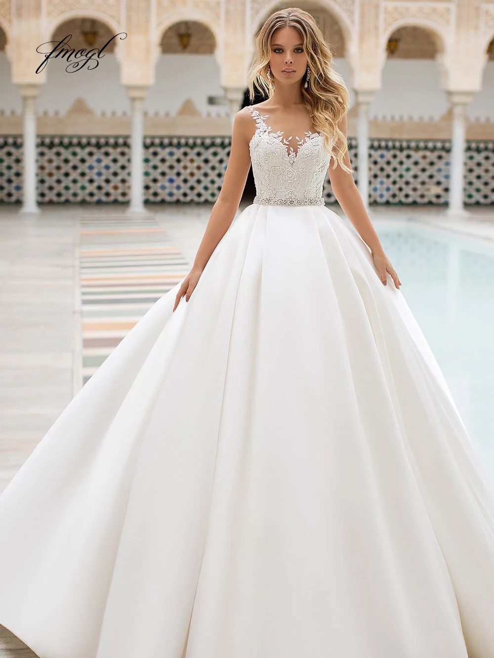 

Fmogl Luxury Backless Appliques Lace A Line Wedding Dresses 2019 Beaded Sashes Court Train Satin Vintage Bridal Gown Plus Size