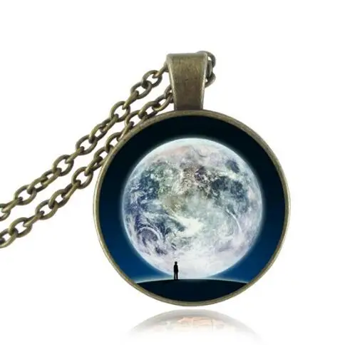 Женская цепочка со стальным покрытием синяя космическая с подвеской в виде