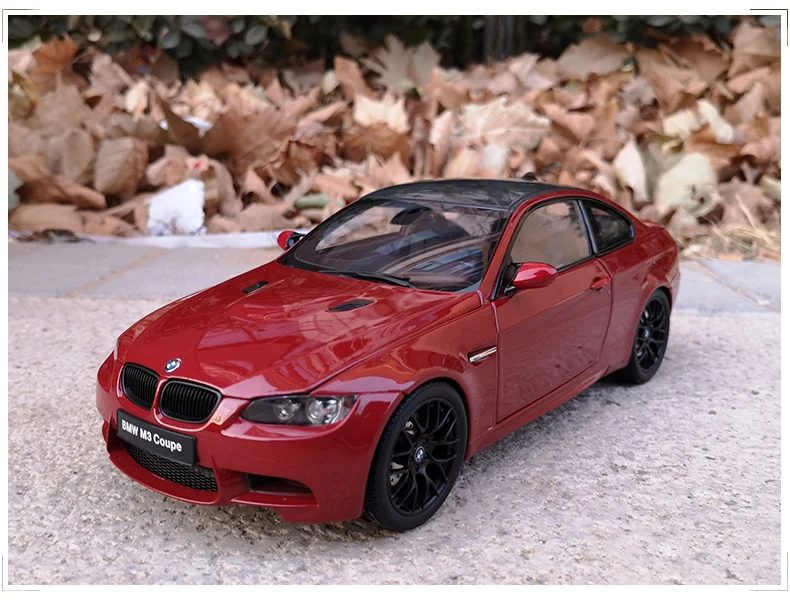 Оригинальные 1:18 M3 GTS M3 E92 литые под давлением металлические модели автомобилей Высокая моделирования автомобиля игрушки 6 дверей могут быть открыты подарки для детей