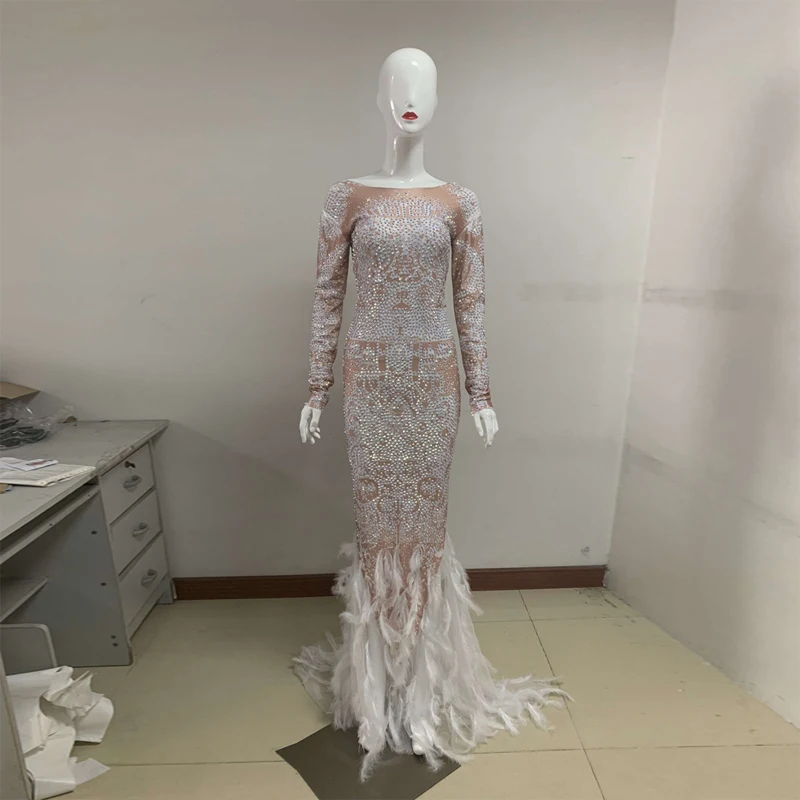 Роскошное блестящее платье с длинным рукавом и черными перьями|Женские платья| |