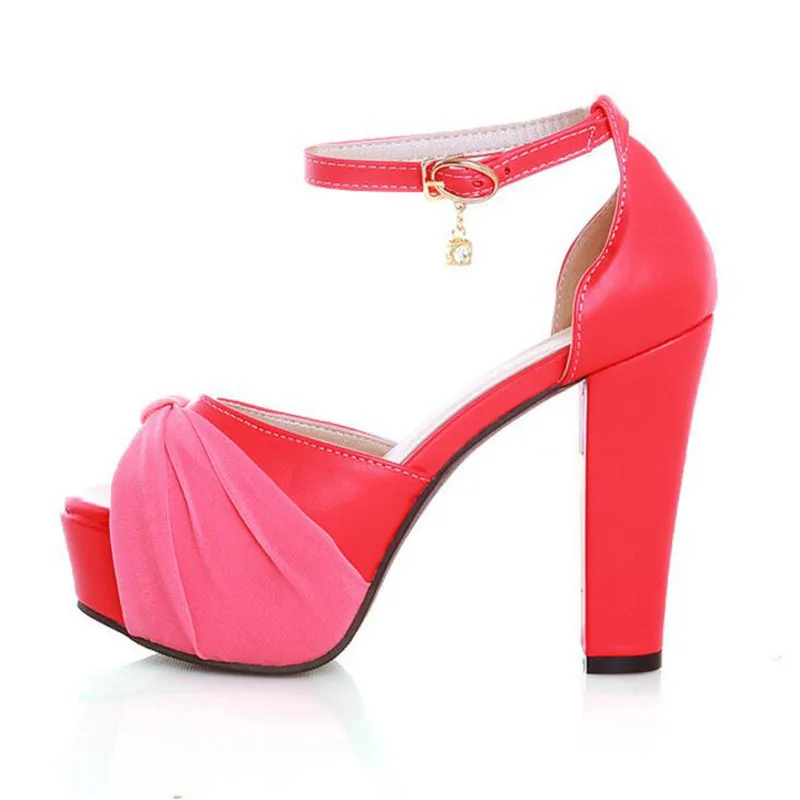 Женские босоножки на толстом каблуке с широко открытым носком Новинка лета 2018