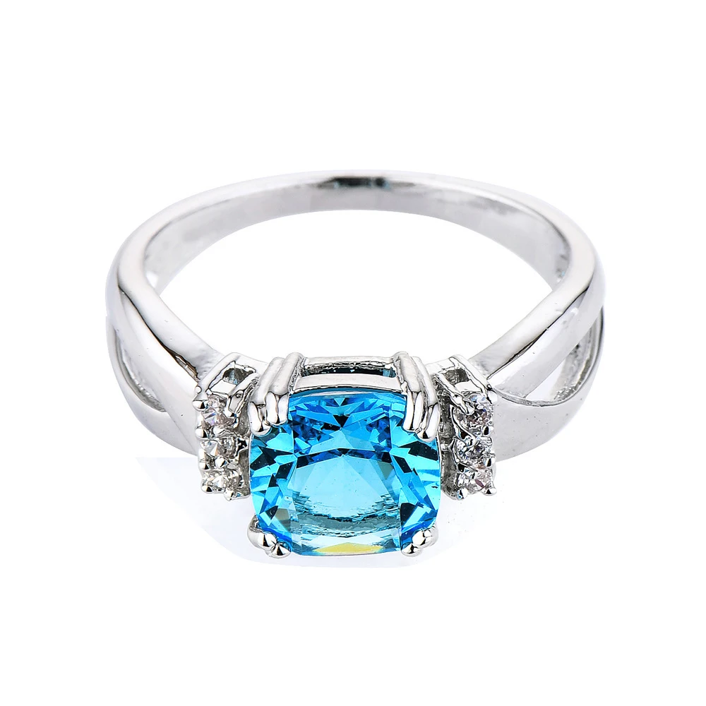 Женское кольцо со светло-голубым камнем Zircon Love белое золотое на День святого
