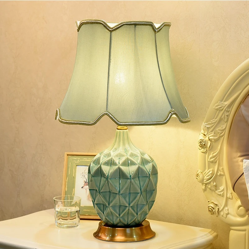 

LukLoy Modern European Minimalist Fashion Romantic Creative Ceramic Table Lamp Nordic Bedroom Living Room Bedside Table Lamp