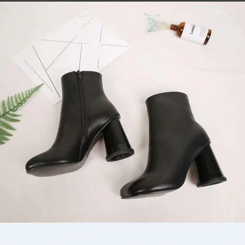 Новинка женские зимние сапоги на высоком каблуке короткие из натуральной кожи с