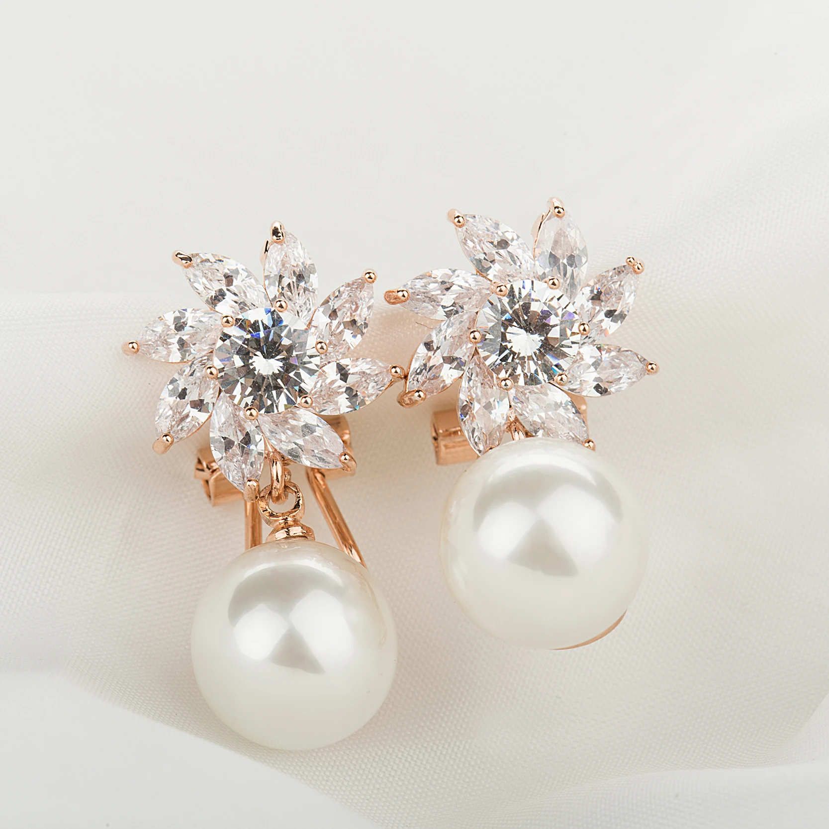 Женские серьги гвоздики с фианитом в форме цветка|flower stud earrings|fashion earringsstud earrings |