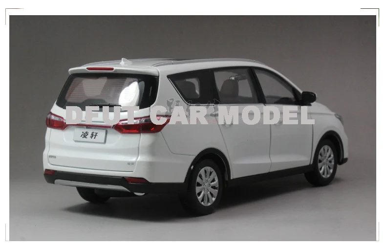 Литая 1:18 модель игрушечного автомобиля из сплава CS75 MPV Детские Игрушечные Машинки оригинальные авторизованные подлинные детские игрушки