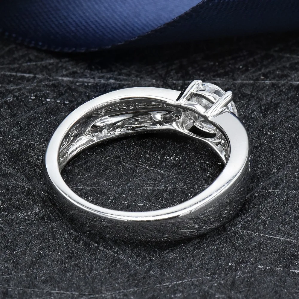 Женское кольцо из серебра 925 пробы с фианитом|Кольца| |