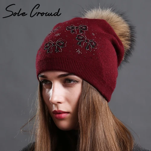 Red wine Женские модные шляпки с бантом, зимние теплые шерстяные вязаные шапки бини из натурального меха енота, осенняя флисовая женская шапка с помпоном - Цвет: Red wine