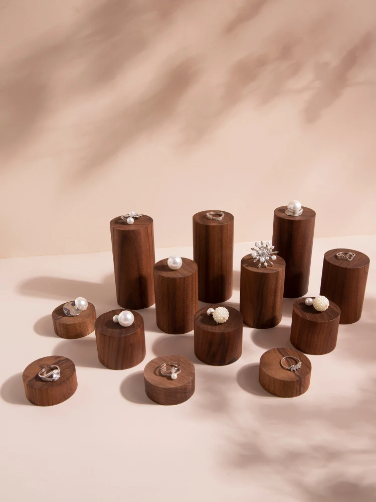 Витрина для ювелирных изделий из массива ореха | Украшения и аксессуары