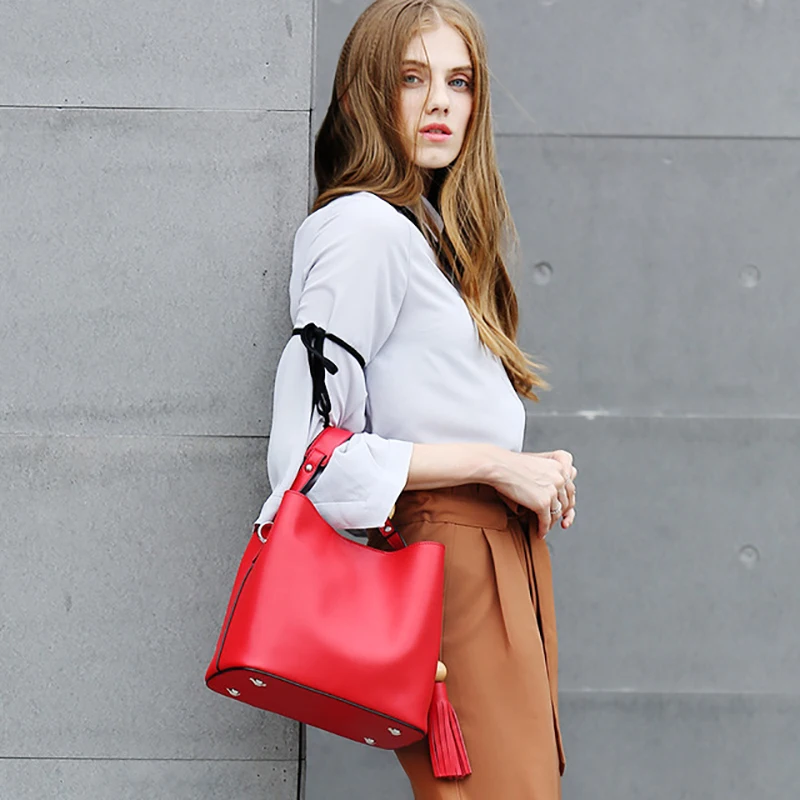 

Winter Bucket Bags Luxury Genuine Leather Crossbody Women Famous Simple Handbag Tassel Female Messenger Bag For Birthday Gift