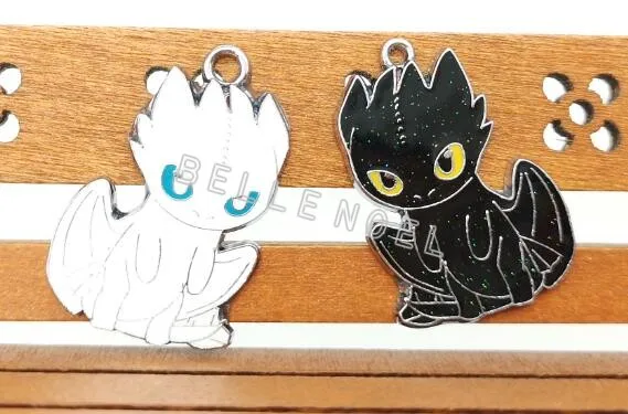 Зеленый 50 шт. мультфильм японское аниме Dragon Эмаль ожерелье с металлической подвеской Подвески самодельные ювелирные делая вечерние свадебные сувениры - Цвет: Зеленый