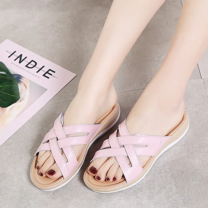 Женские шлепанцы Летние кожаные черные женские на плоской подошве женская обувь