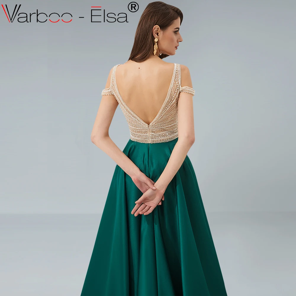 Длинное атласное вечернее платье с открытыми плечами VARBOO_ELSA украшенное