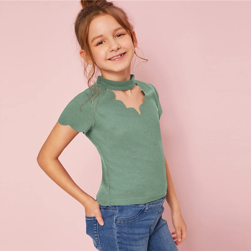 SHEIN/детская футболка для маленьких девочек с волнистым воротником-чокером; Милая футболка в рубчик; детский топ; коллекция года; Летние повседневные футболки с короткими рукавами и вырезами