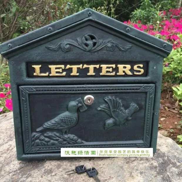 Чугунный почтовый ящик темно зеленый настенный металлический с буквами садовый