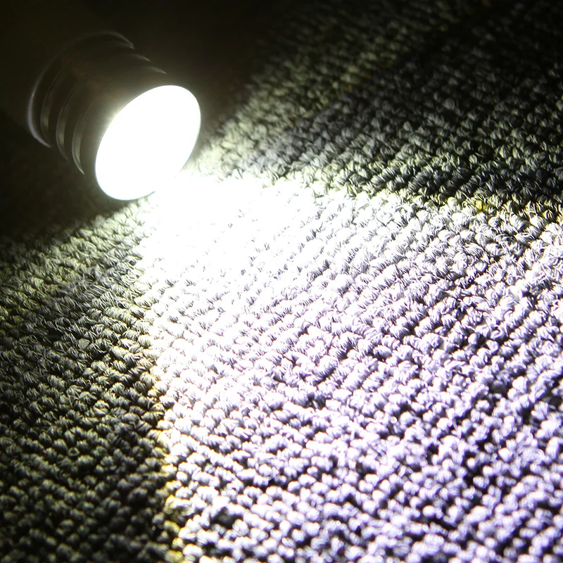 Светодиодный светильник для автомобиля с поворотным сигналом обратный