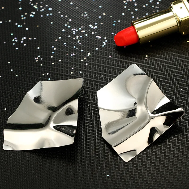 Очаровательные золотые металлические серьги с блестками для женщин