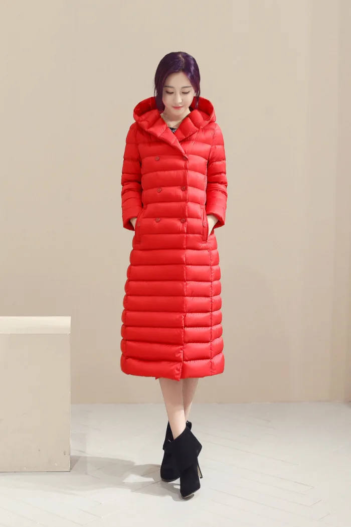 Женская тонкая Длинная невесомая куртка на утином пуху Ультралегкая приталенная