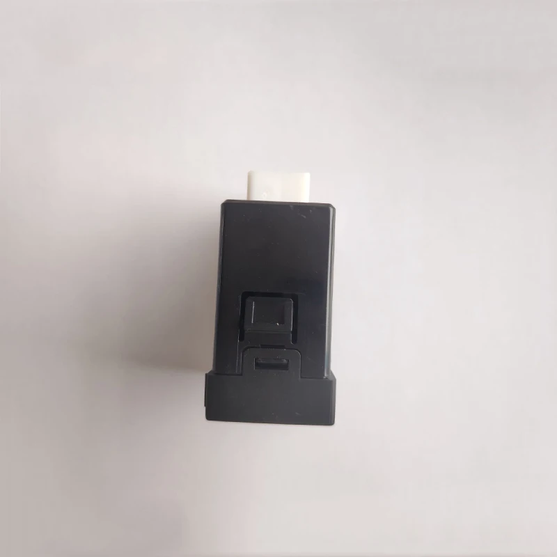 Оригинальный OEM 96120B9000 USB ридер вспомогательный порт адаптер для HYUNDAI 2014-2018 i10 |
