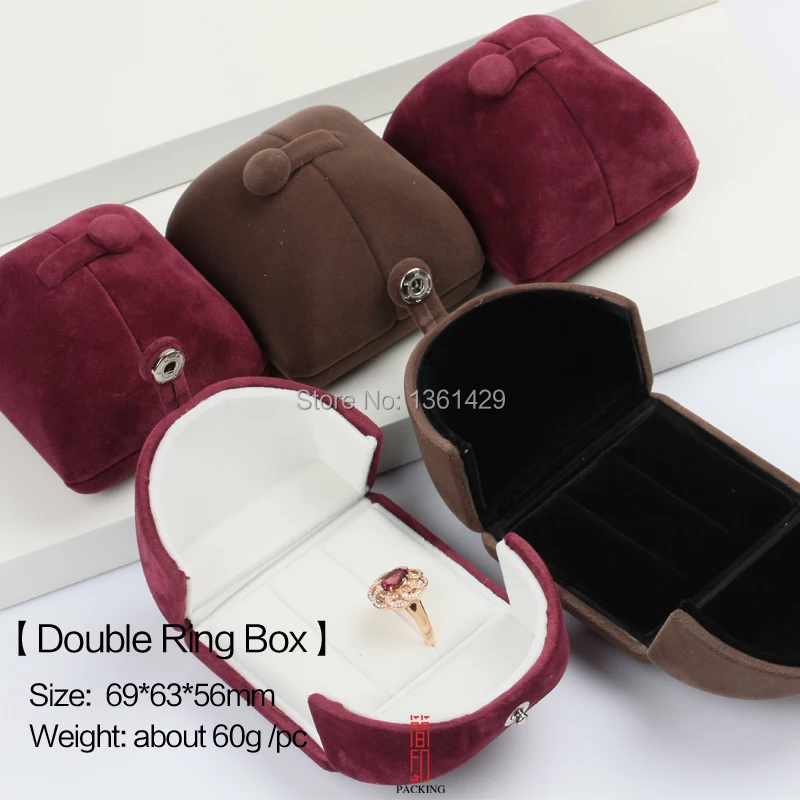 Бархатная коробка для колец красного и коричневого цвета или влюбленных