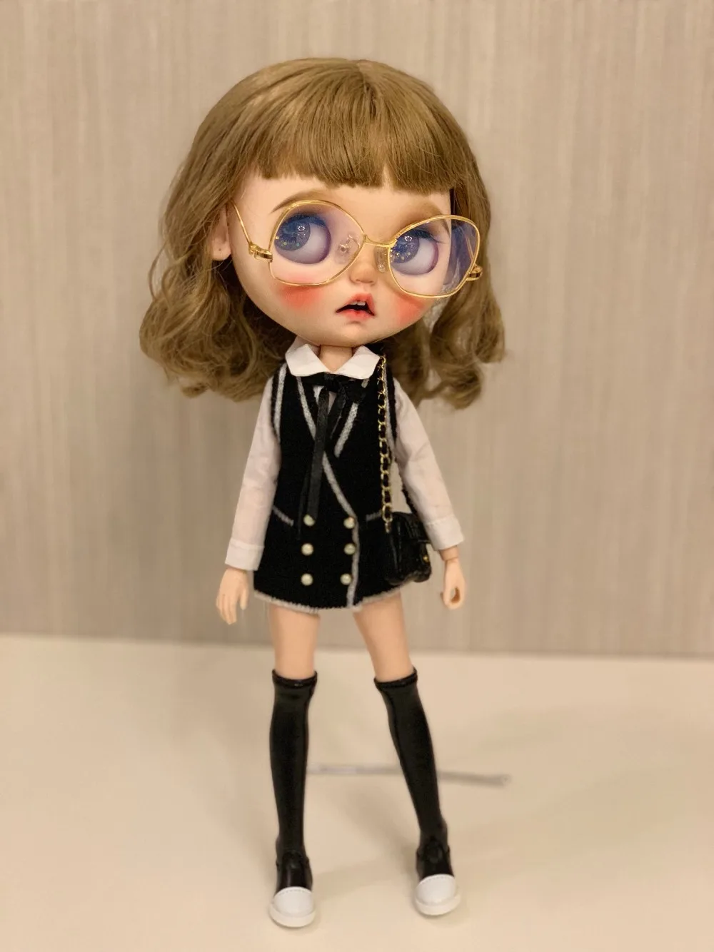Одежда для кукол Blyth белая рубашка и черный сарафан в наличии куклы Azone Licca OB24