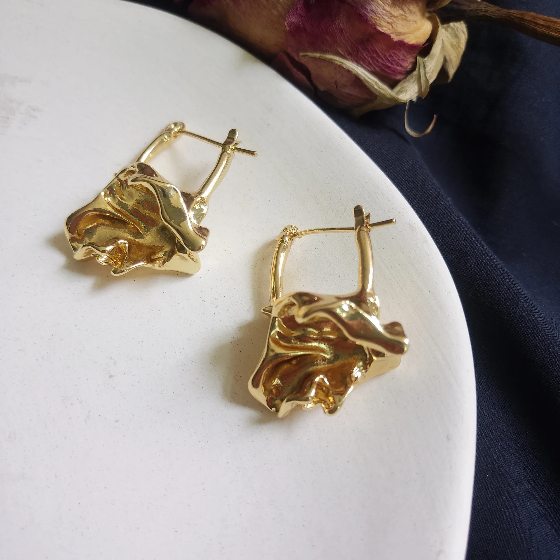 Панк крутые золотые неровные серьги в форме лавы для женщин модные ювелирные