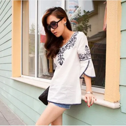 2016 винтажное с этнической вышивкой тренд синий и белый фарфоровый расклешенный