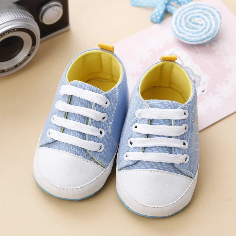 Новые весенние милые однотонные парусиновые сникерсы на мягкой подошве для