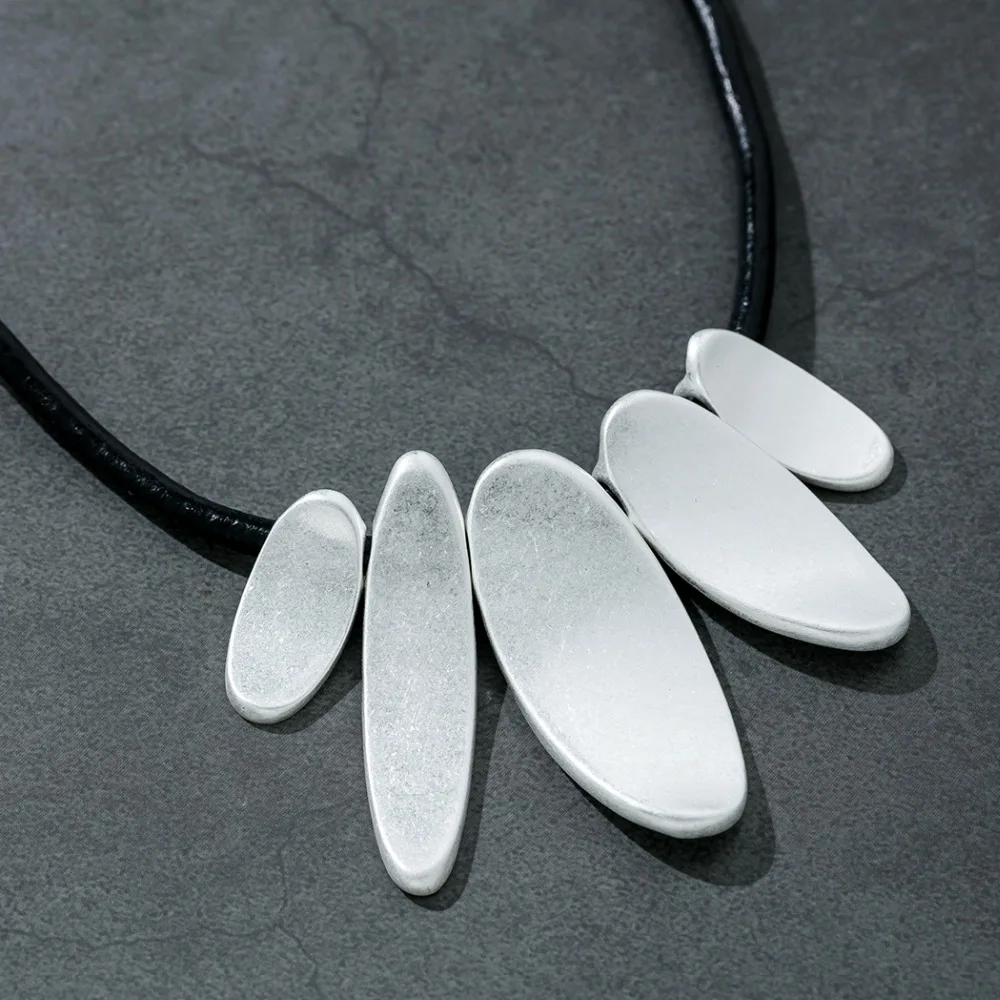 Black Leather Chokers Necklace with Pendant Wholesale Statement Necklaces women Vintage Jewelry collares mujer kolye bijoux