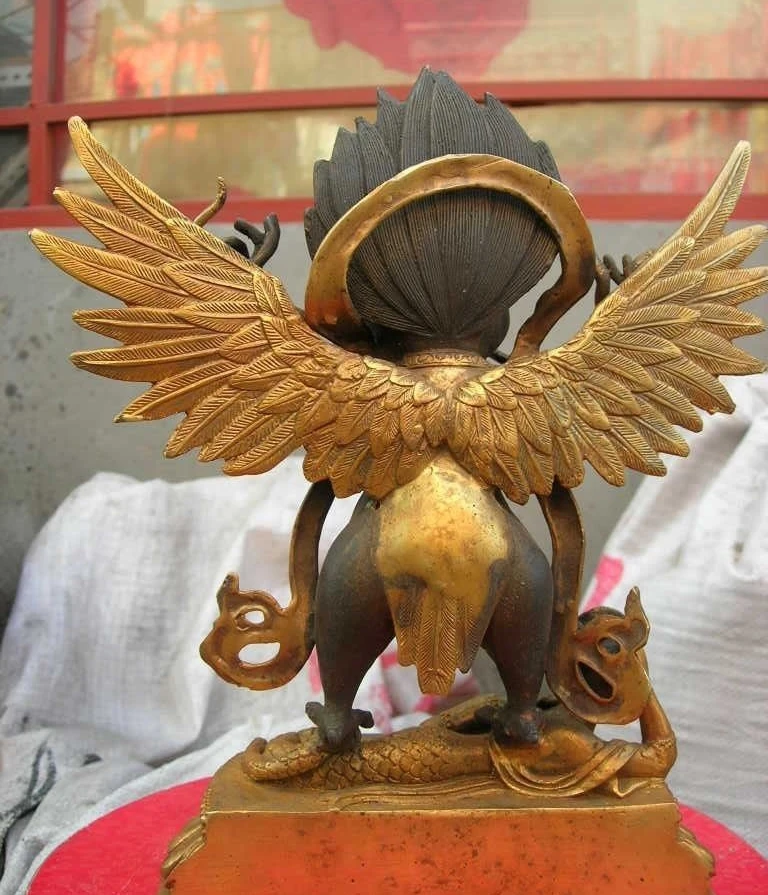 Тибетский буддистский храм Изысканная медная бронзовая позолота Garuda птица Бог