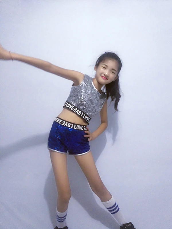

New Children Sequins Jazz Dance Costumes Girls Modern hip hop Set top and shorts