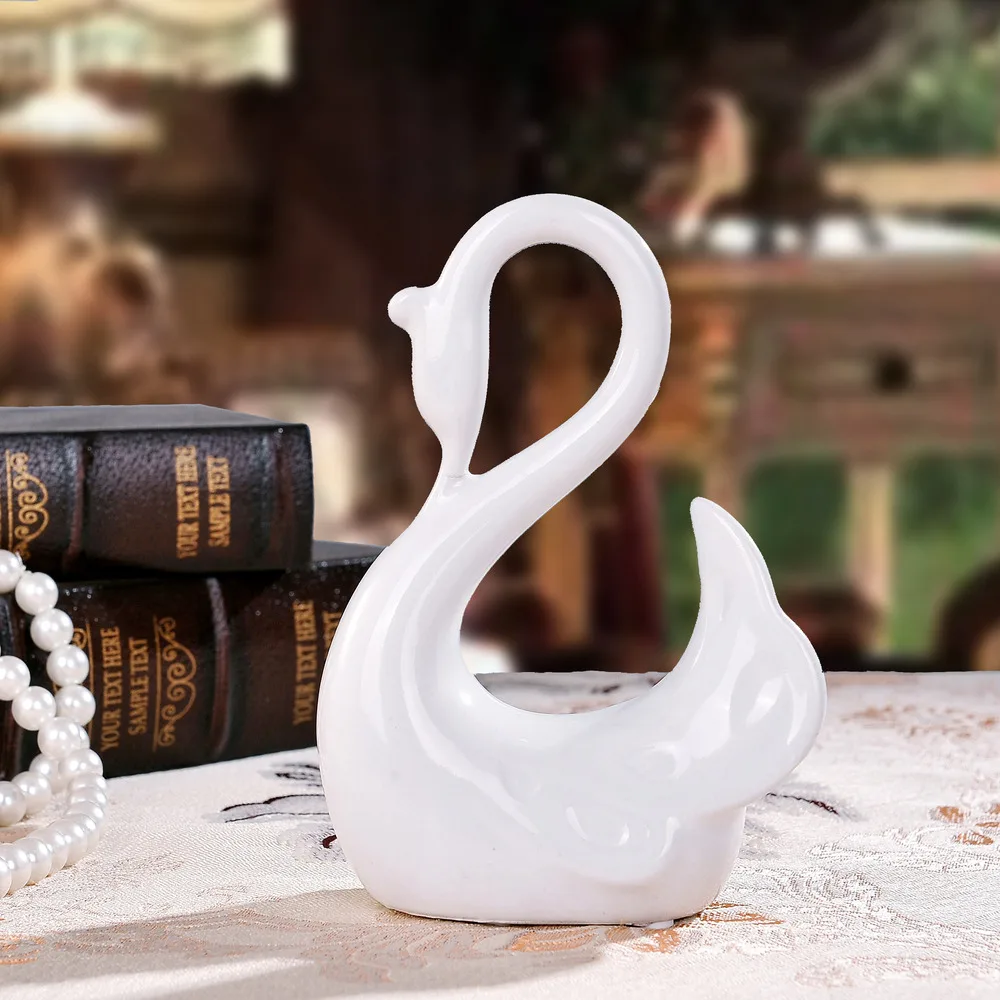 Manufacturers, wholesale ceramic crafts creative home furnishing creative ceramic gifts ceramic swan ornaments