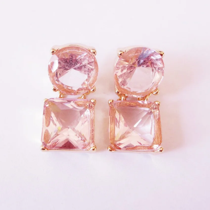 Квадратные круглые серьги гвоздики из стекла и камня современные ювелирные