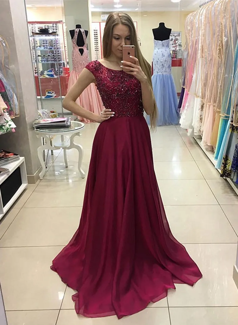 Бургундия Шифон Бисером Кристаллы Пром Dress 2017 Scoop Шеи A-Line Короткие Рукава